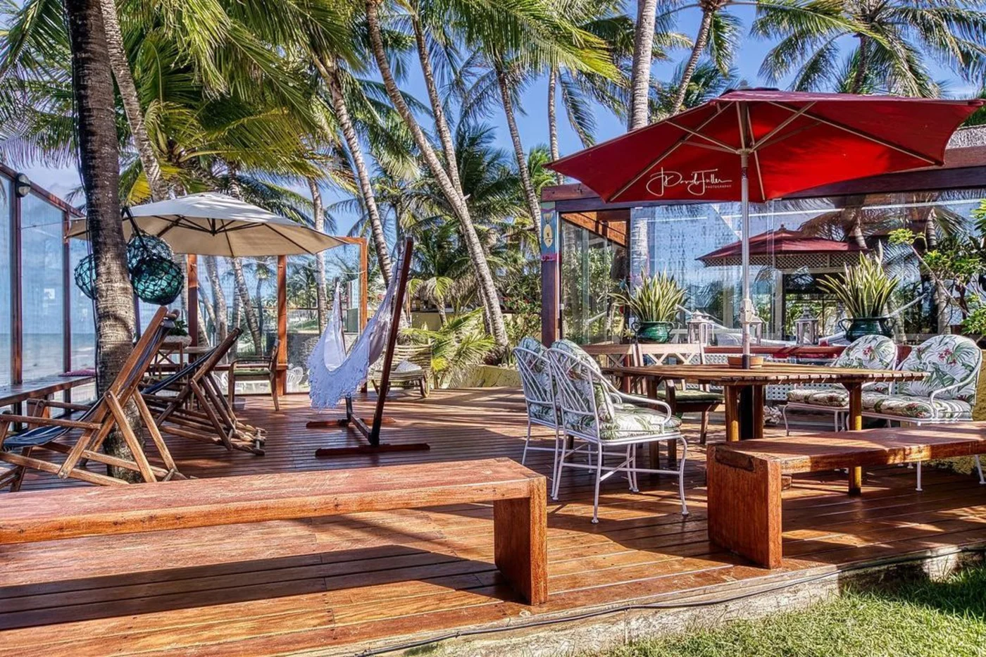 Deck com vista para o mar